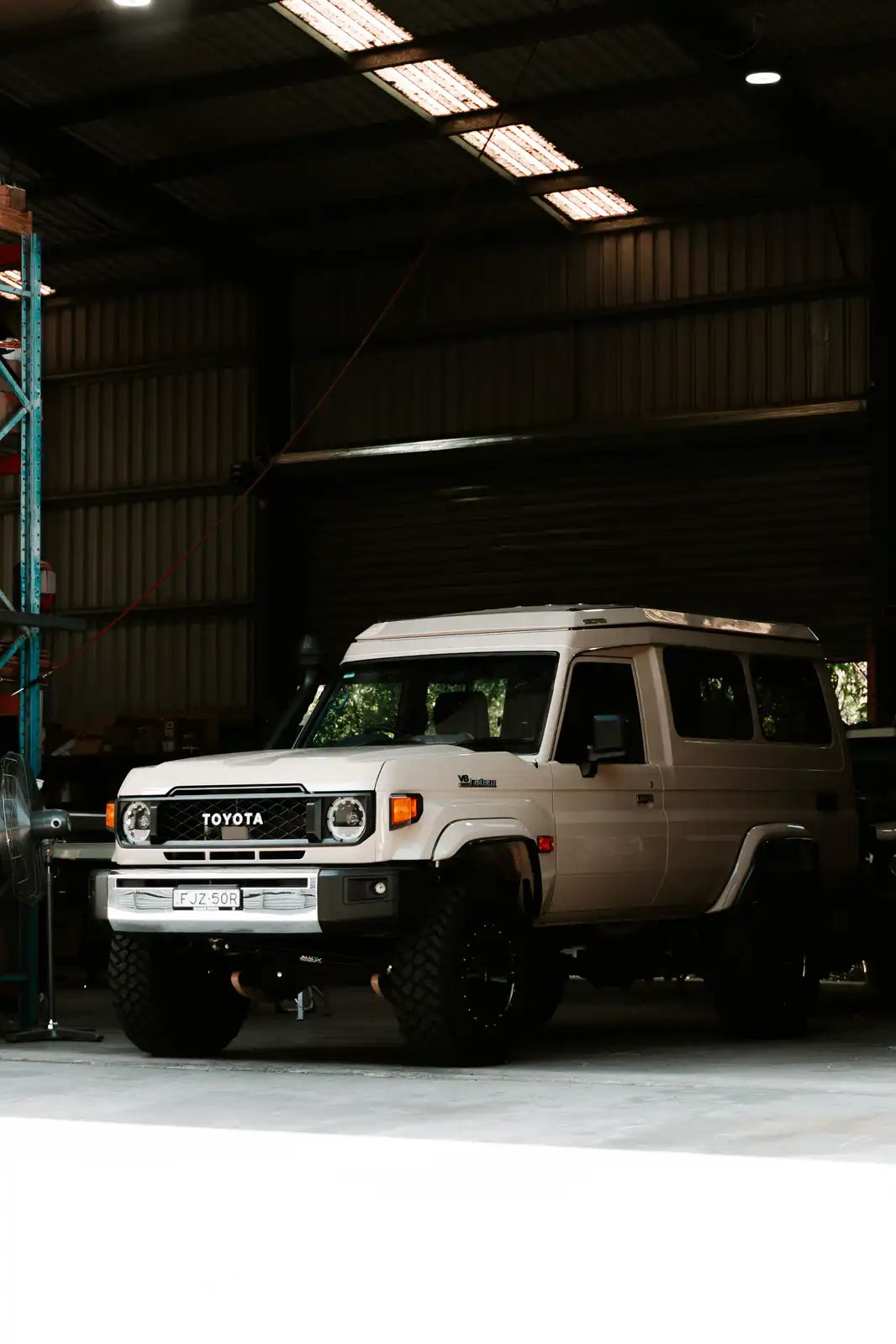 LC 75,78 Troop Carrier Headspace Camper