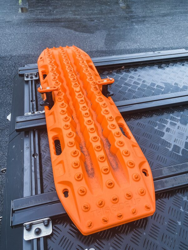 Maxtrax Latch for Alu-Cab Load Bars - All Black