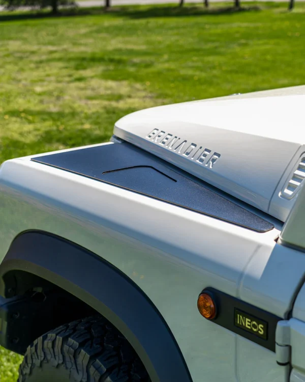 Fender Plate w/ Vent Appearance Kit