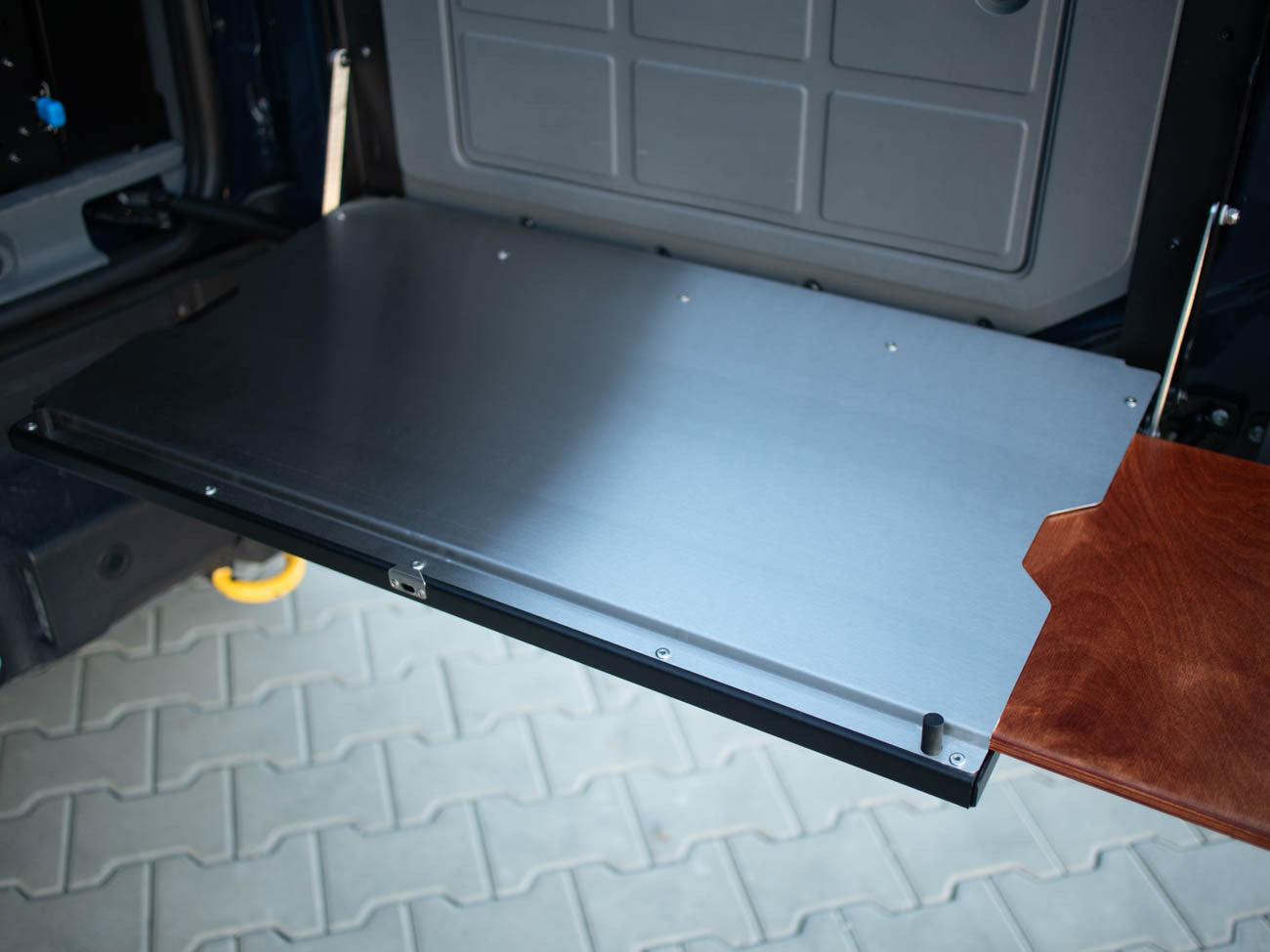 Drop-Down Tailgate Table - Grenadier - Image 4