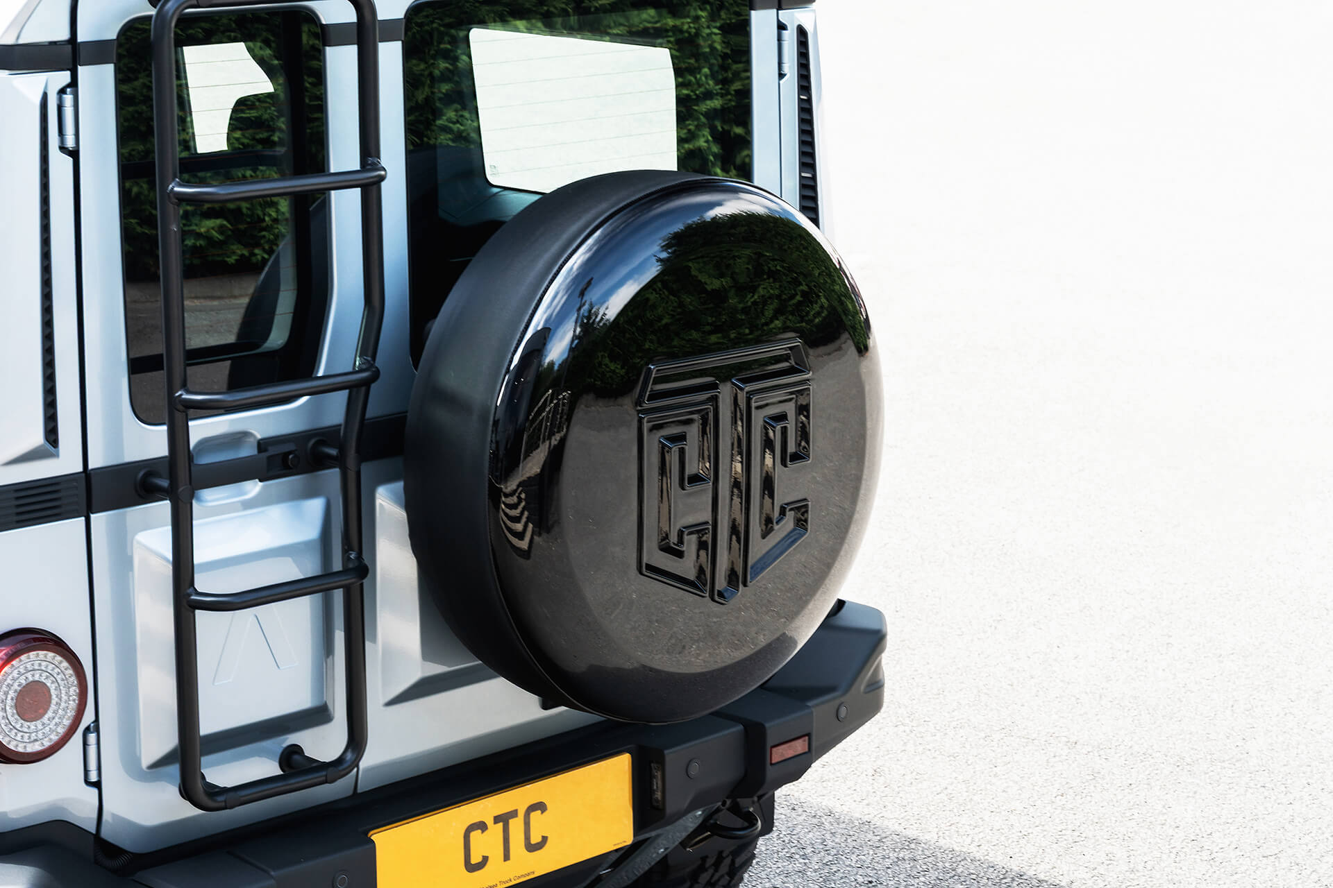 INEOS GRENADIER (2023-PRESENT) CTC Crest Hard Spare Wheel Cover - Image 4