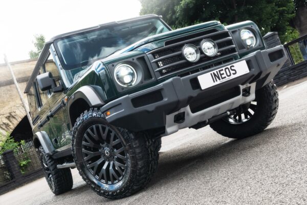 Ineos Grenadier (2023-Present) Exposed Carbon Fibre Dakar Central Lamp Grille - Image 6