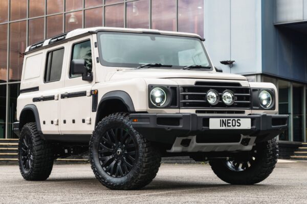 Ineos Grenadier (2023-Present) Exposed Carbon Fibre Dakar Central Lamp Grille - Image 12