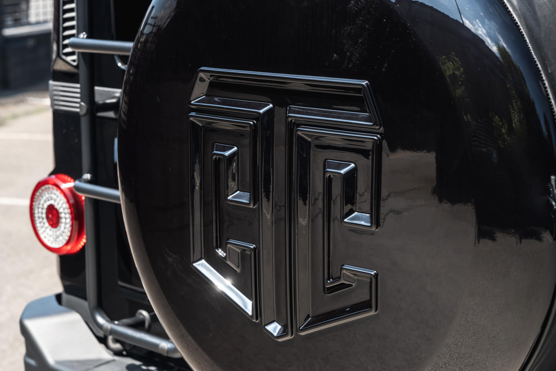 INEOS GRENADIER (2023-PRESENT) CTC Crest Hard Spare Wheel Cover - Image 8