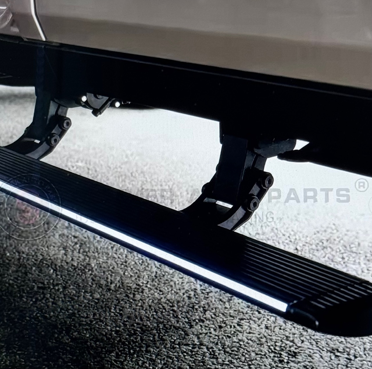 Side Step Electric LED - Ineos Grenadier