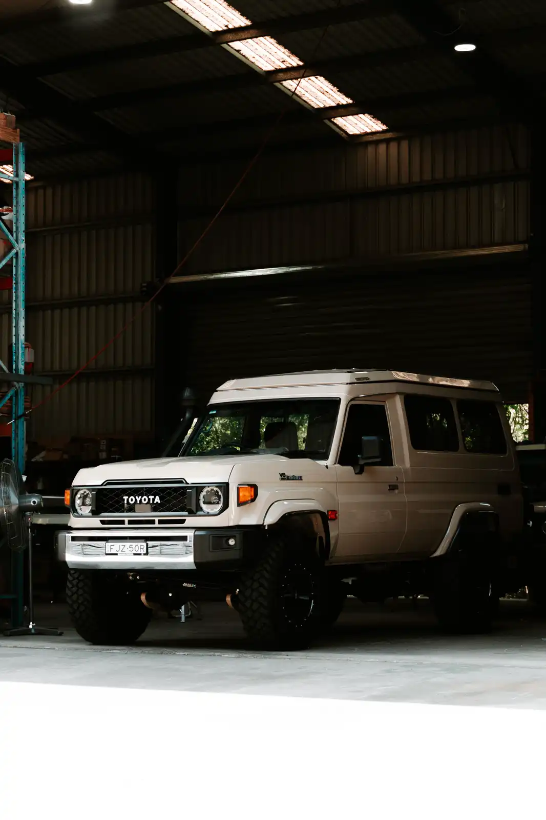 LC 75,78 Troop Carrier Headspace Camper