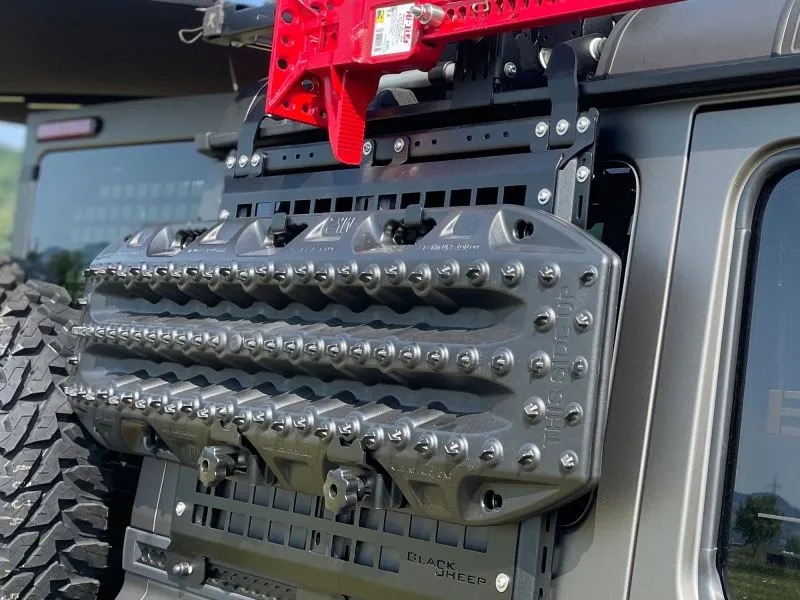 Black Sheep Innovations Maxtrax Mount MKII for Ineos Grenadier Side Carriers